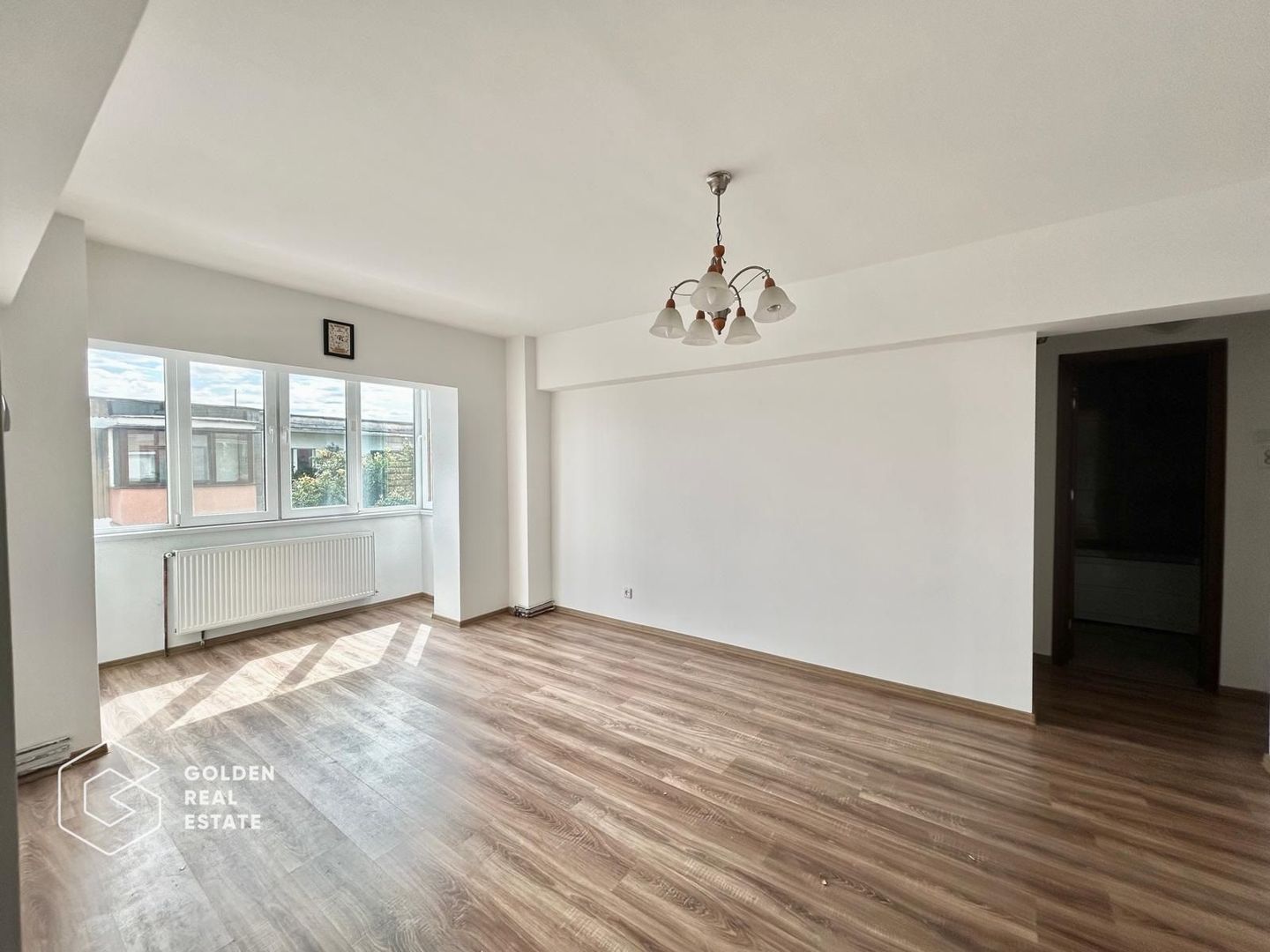 Apartament 3 camere, decomandat, zona Micalaca - Poză 2