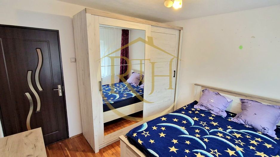 Ofer spre închiriere apartament 3 camere,2 bai, zona Lipovei, 400 euro/lună. - Poză 1