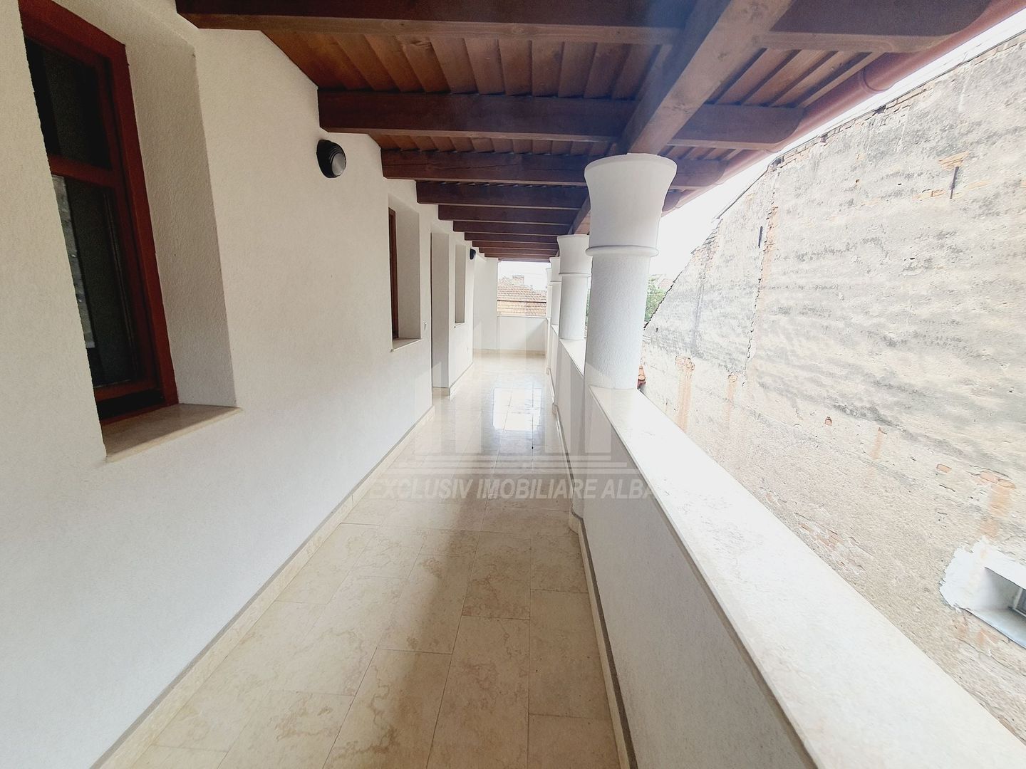 Inchiriez apartament la vila în Aiud - Poză 5