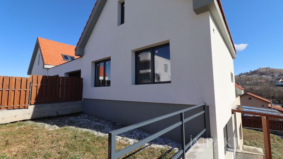 Casa superba si spatioasa, situata in Salicea! - Poză 18