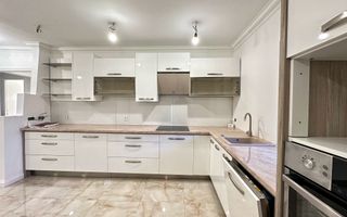 3 camere, decomandat - strada Mărășești - Poză 1