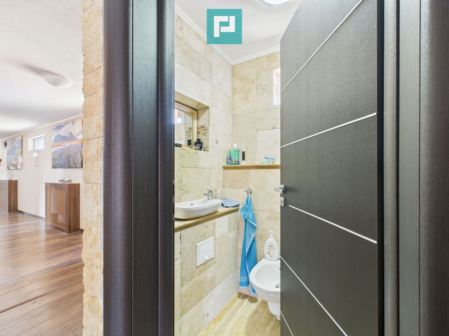 Casă și clădire de apartamente la Orțișoara - Poză 42