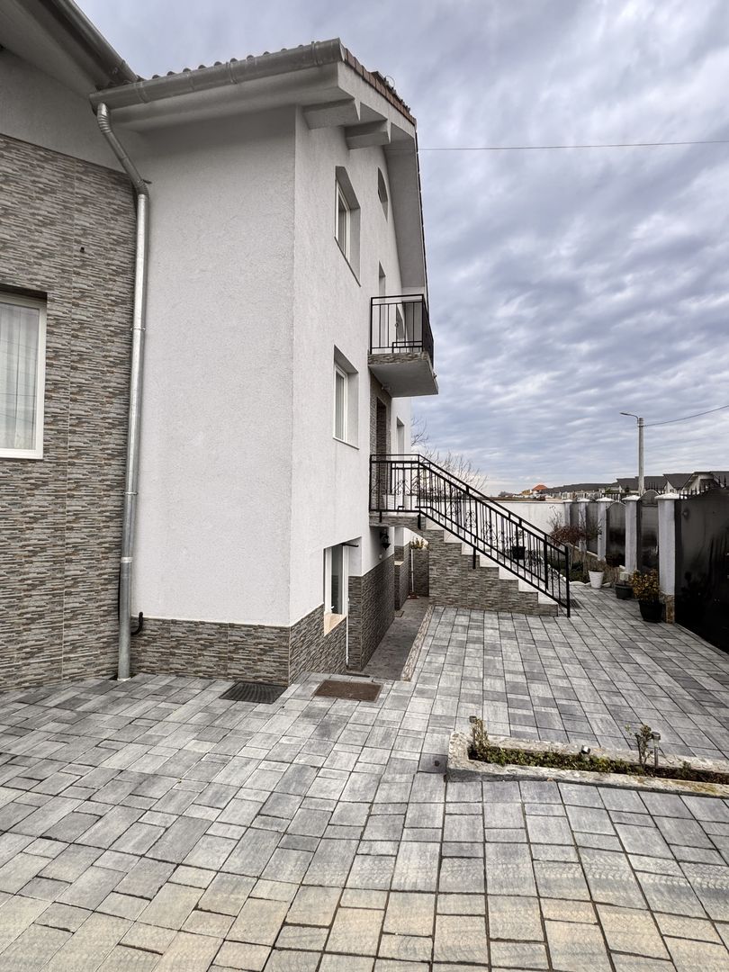 Vilă spațioasă cu 6 camere – Cartierul Viena, Oradea - Poză 21