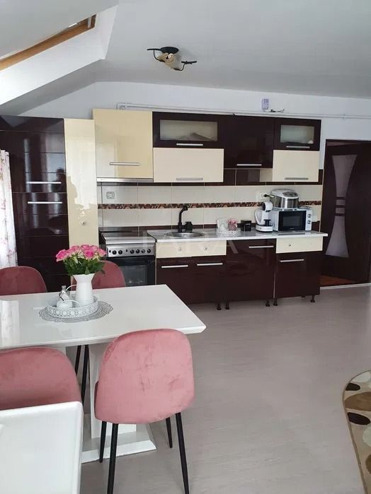 Apartament de vanzare, cu 2 camere, in Floresti, zona Florilor. - Poză 2