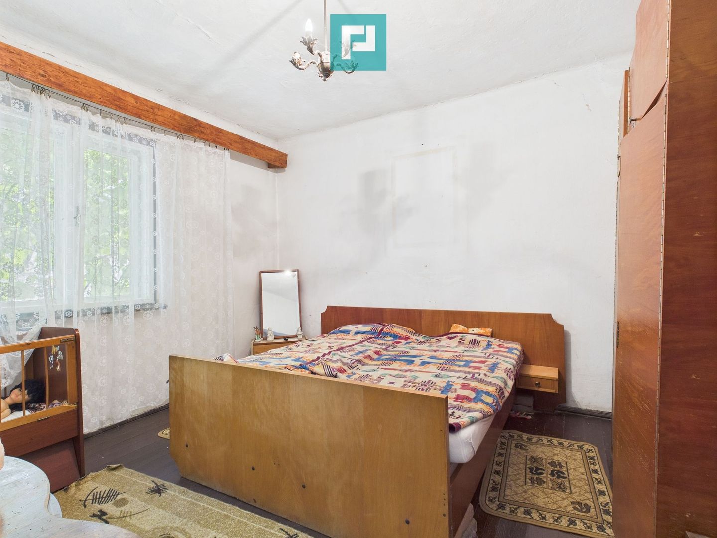 Apartament la casă cu 4 camere în Pârneava - Poză 5