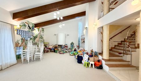 Vilă cu curte mare și piscină – ideală pentru familie, Pipera