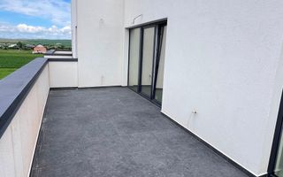 Penthouse superb finisat la CHEIE- Terasa 70mp- vedere panoramica - Poză 2
