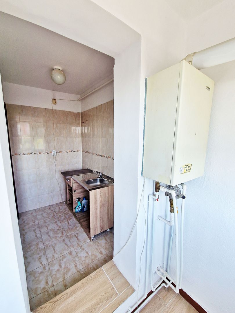 AZURA Imobiliare - Garsoniera Nemobilata Pitesti Craiovei Central - Poză 6