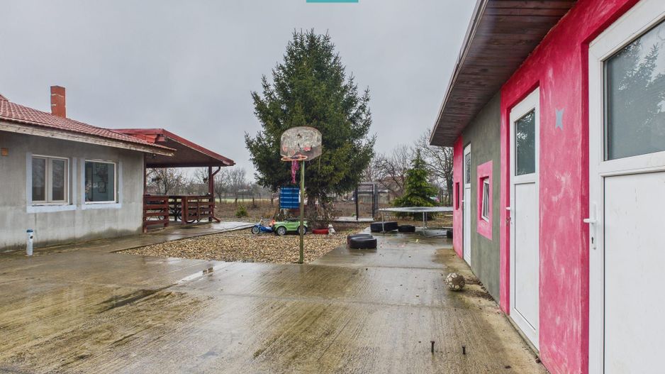 Casă frumoasă la Iratoș la preț bun - Poză 24