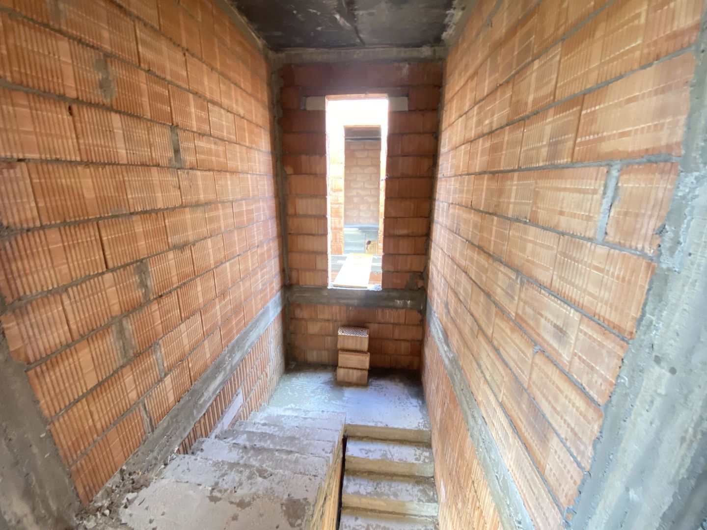 COMISION 0, CASĂ LA ROSU IN SACALAZ, 5 Camere, 107mp Utili, 300mp Teren - Poză 4