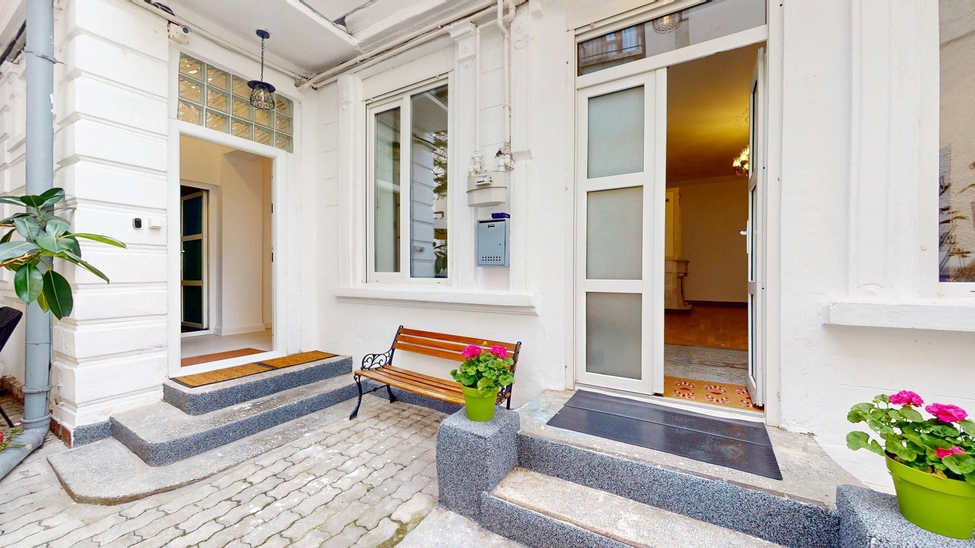 Casă cu șarm istoric lângă Cișmigiu – 6 camere, atrium natural, cramă - Poză 4