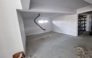 SPATIU - DEPOZIT / 358.1 MP, 2 GRUPURI SANITARE, RAMPA ACCES, LIBER - Poză 2