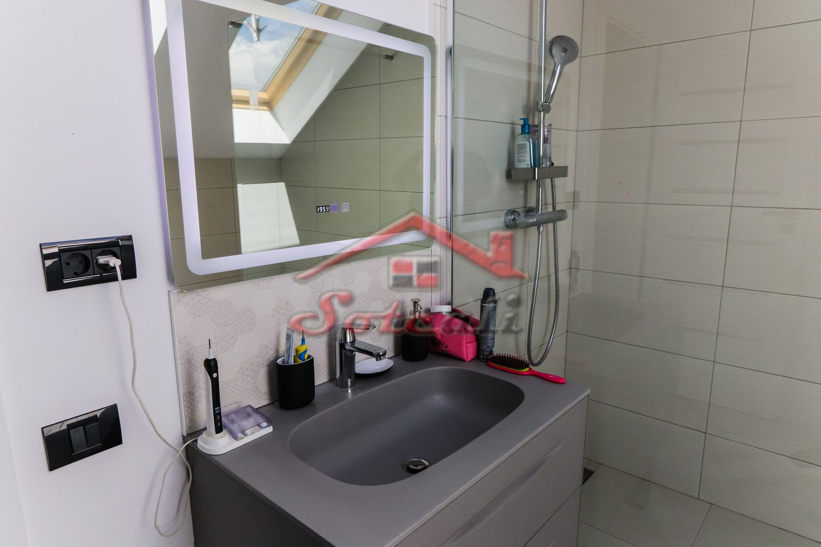 VILĂ MODERNĂ DE LUX CU PISCINĂ, FOTOVOLTAICE ȘI FOIȘOR – BREAZA - Poză 56