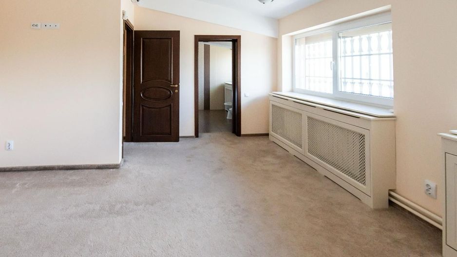 Imobil 28 CAMERE pretabil CAMIN BATRANI- GRADINITA-CLINICA MEDICALA - Poză 13