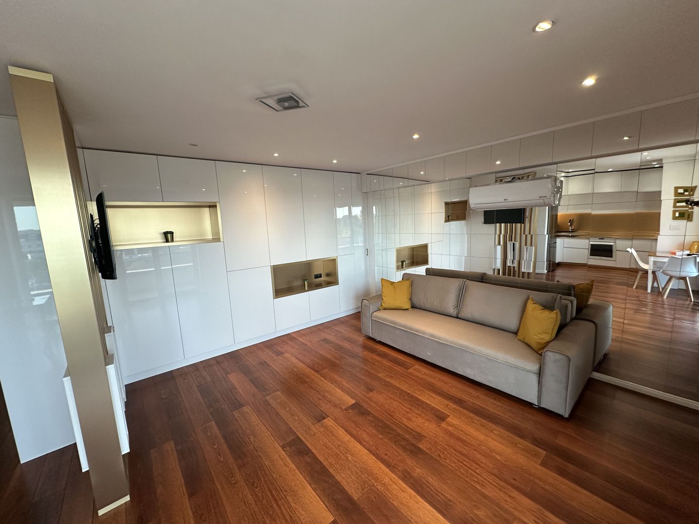 Apartament la prima inchiriere - Poză 9