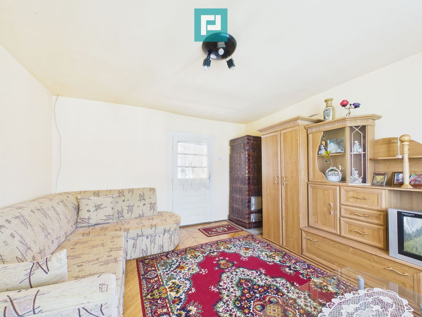 Casă solidă cu 5 camere in localitatea Almaș, Arad - Poză 11