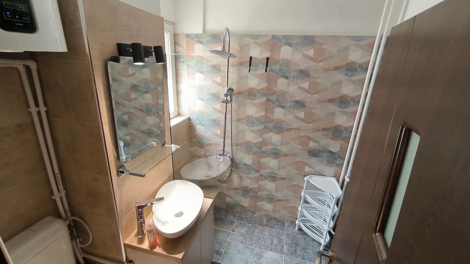 2 camere Eorii Revolutiei 2 minute metrou - Poză 5