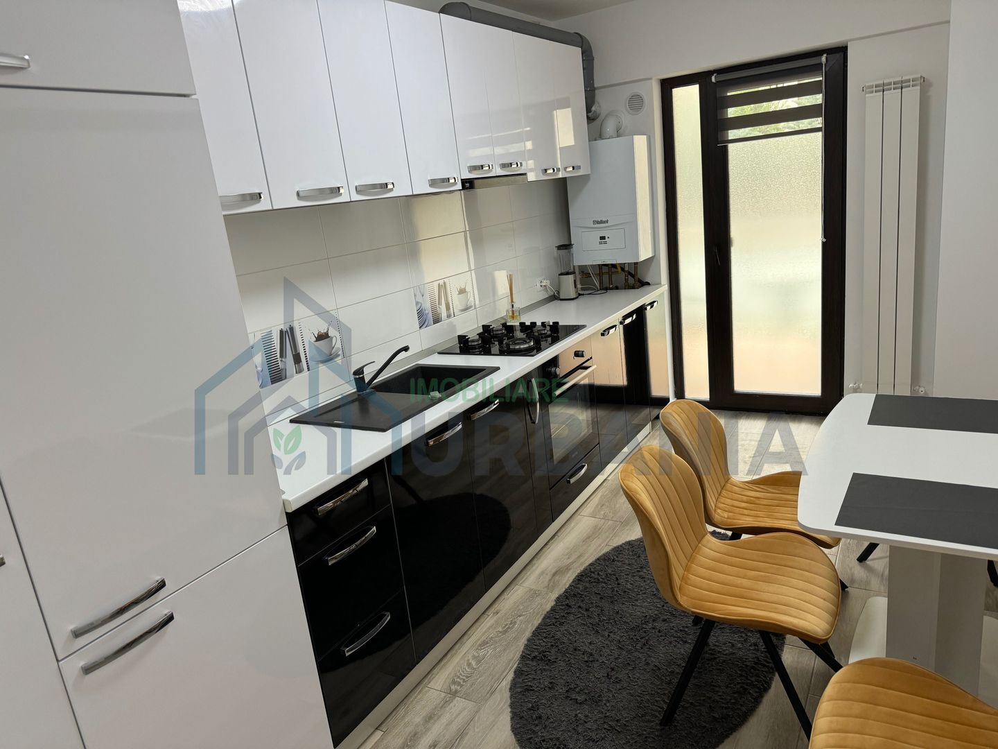 Apartament 1 camera, decomandat cu loc de parcare inclus in pret, ERA - Poză 2