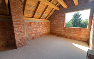 Casă de vânzare la roșu  | 220 mp | 1.200 mp teren - Poză 9