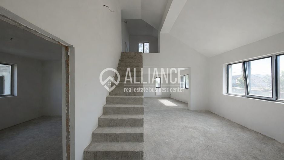 VALU LUI TRAIAN - Casa 5 camere Proiect Deosebit - Poză 2