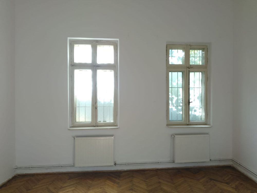 Inchiriez casa la curte in centru,zona Foisorul de Foc - Poză 4