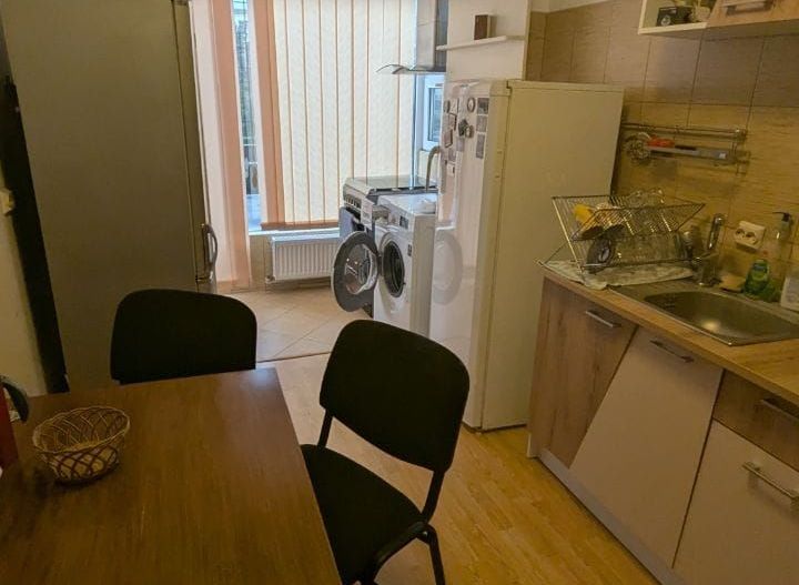 De inchiriat apartament cu 3 camere, Mazepa 1 la BR-uri, etaj 1, 550 euro - Poză 8