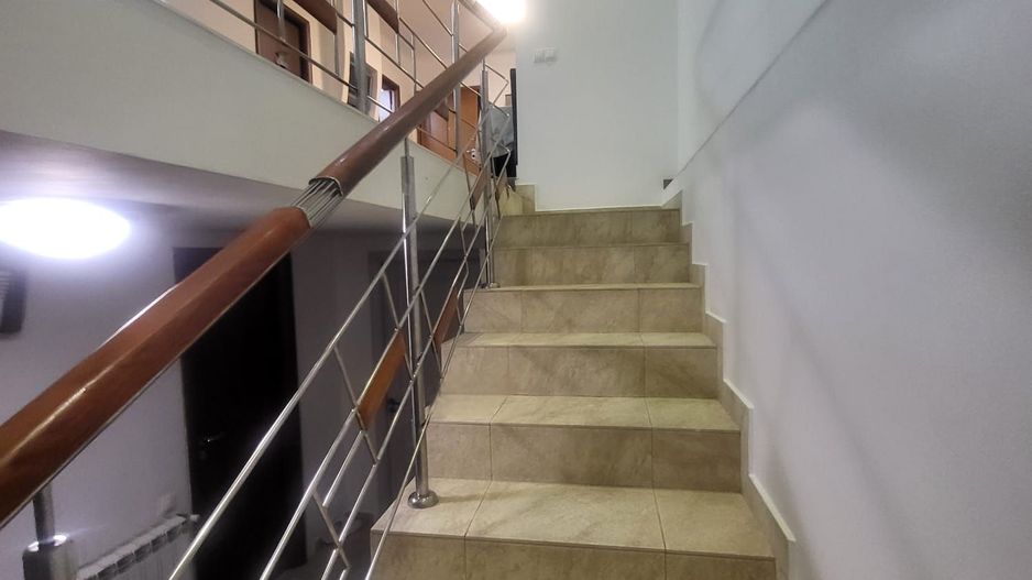 Apartament 5 camere,suprafata mare, curte, bloc 2006 - 4 nivele, Decebal, metrou - Poză 3