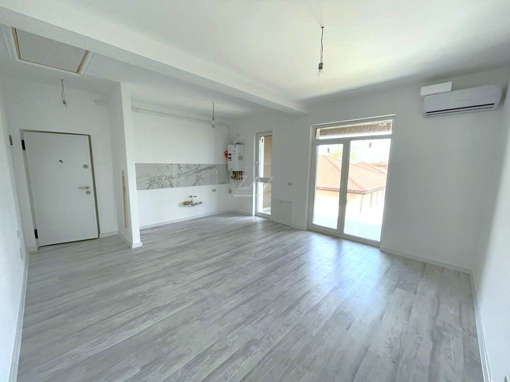 Bloc finalizat. Etaj 1. Loc de parcare. - Poză 1