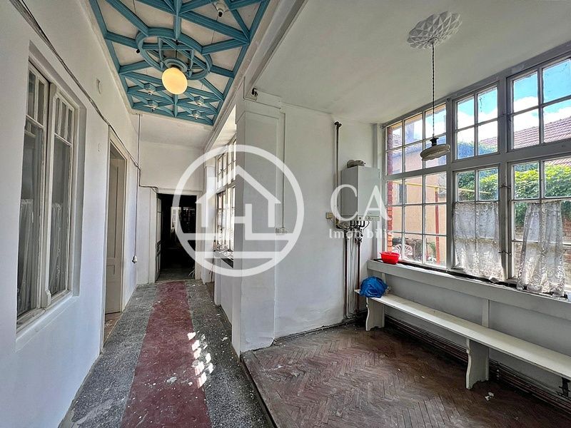 Apartament 2 camere de vânzare la curte comuna în zona Ultracentrală - Poză 1