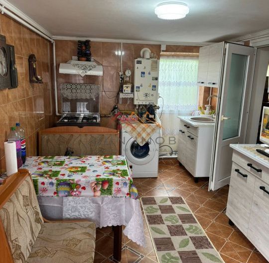 Casa solida 5 camere, teren 736mp, toate utilitatile, CT - Poză 9