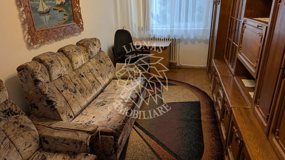 Apartament decomandat 3 camere-balcon-etaj 3-parcare-Central - Poză 4