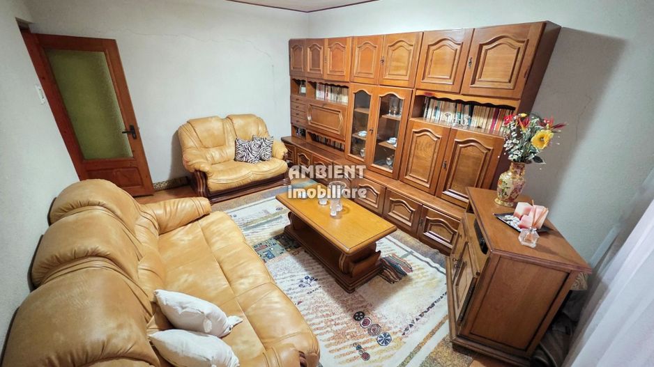 Apartament cu 3 camere, partial mobilat si utilat, VASLUI - zona GARA; - Poză 2