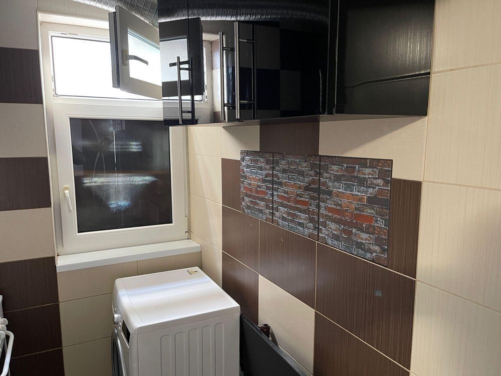 Apartament  2 camere Piata - Poză 3