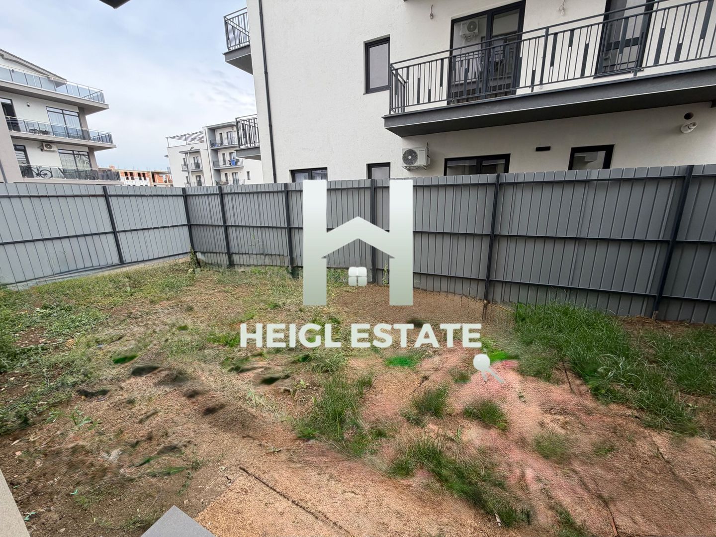 Apartament cu 2 camere si 50 mp teren in zona Braytim - Poză 1