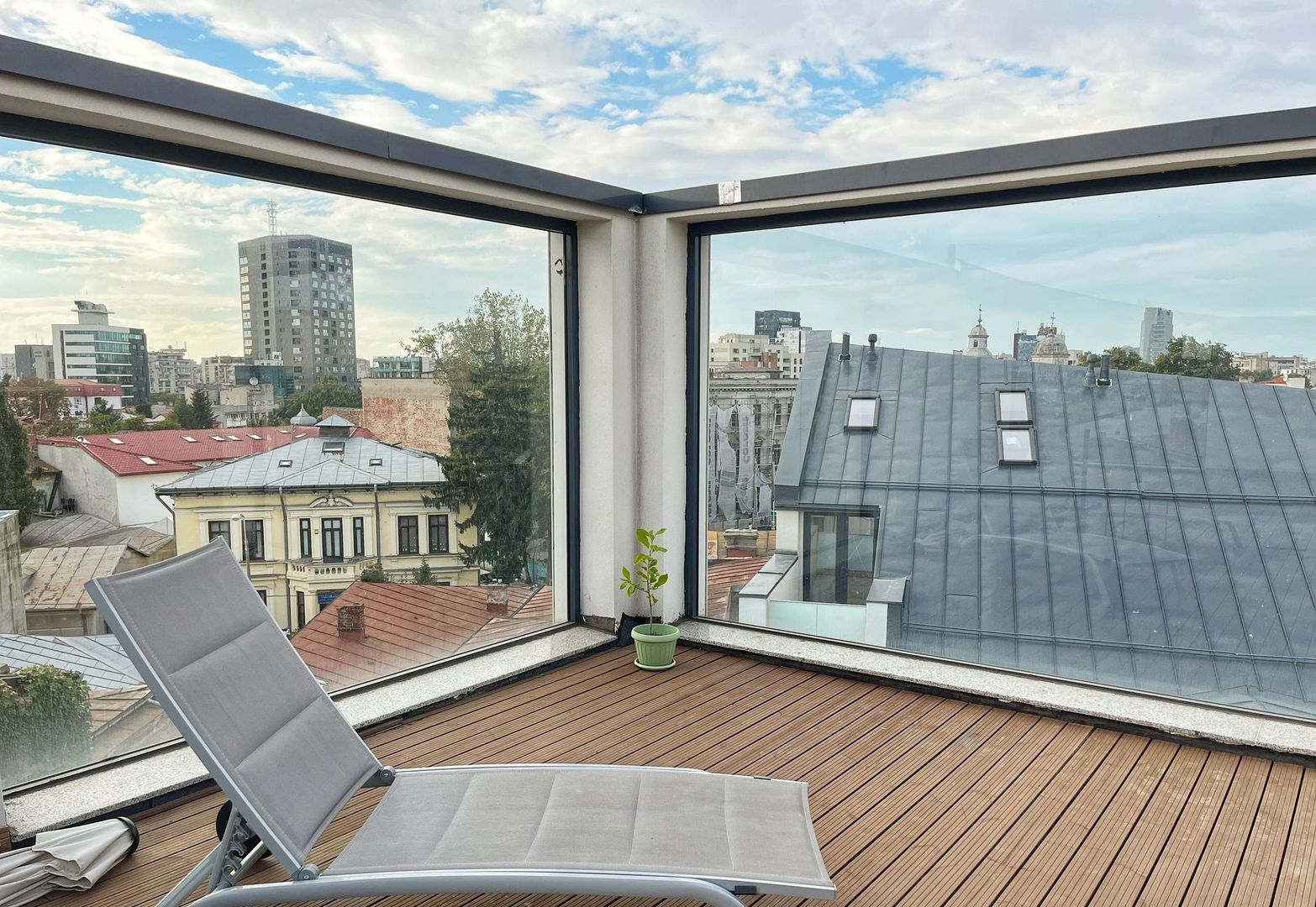 Închiriere 2 Camere Complex Carmen Sylva, Parcare Subterană, Piscină Rooftop - Poză 17
