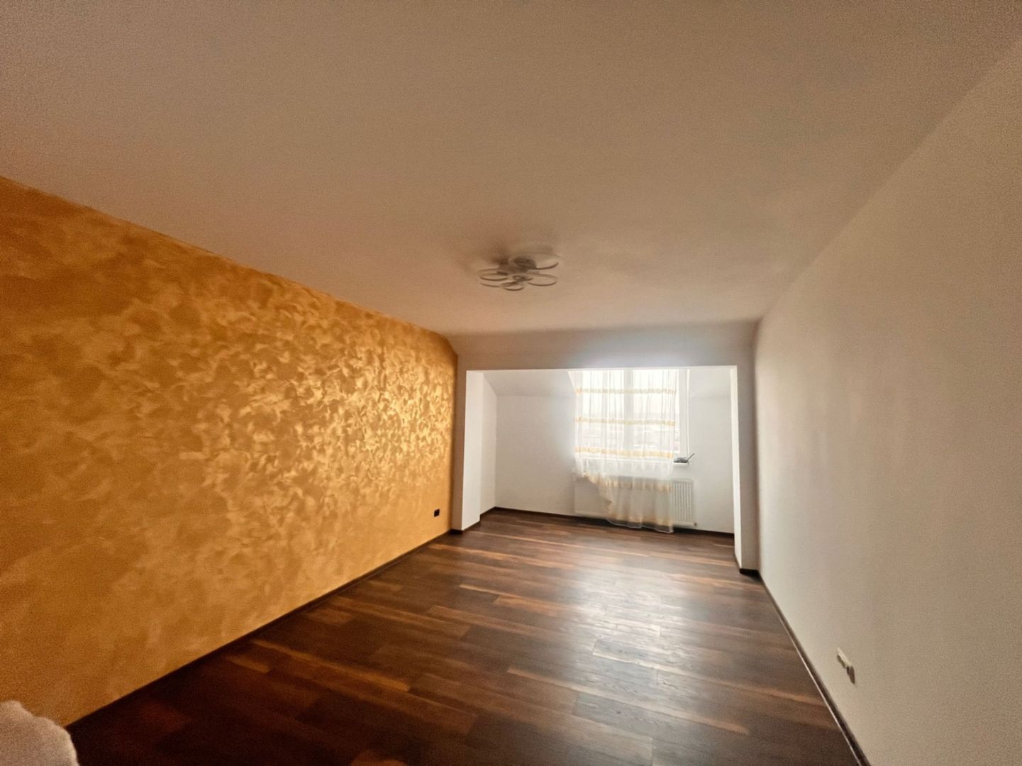 De Vanzare Apartament 2 Camere I Burdujeni, Suceava I 63.500€ I 57mp - Poză 1