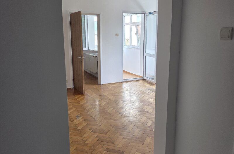 Apartament 2 camere zona Dristor - Piata Rm Sarat - Poză 1