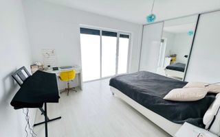 Apartament modern cu 4 camere, terasă panoramică de 38 mp. - Poză 3