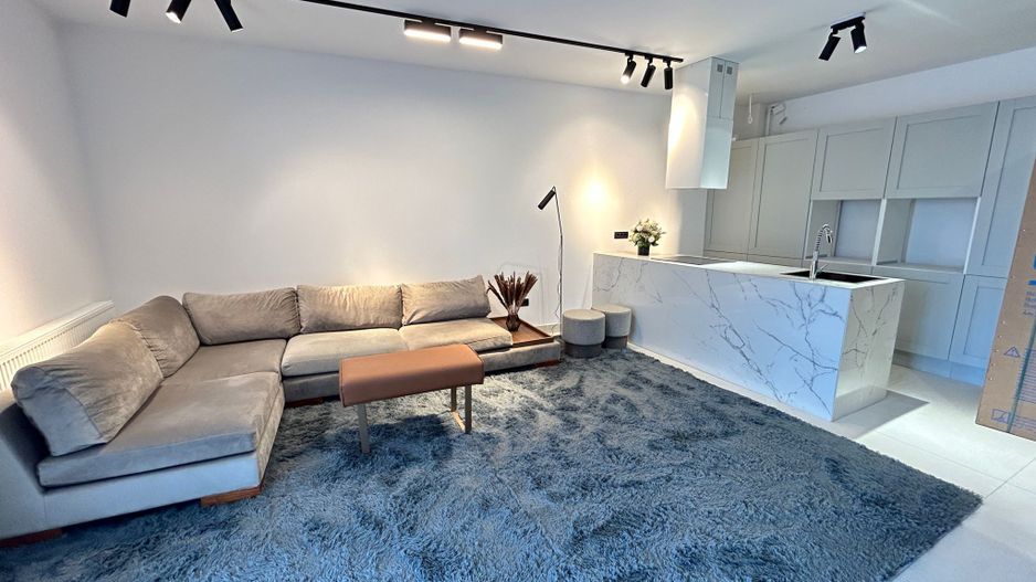 Apartamet lux 3 Camere | Parcare Inclusa | Terasa 20mp / Domenii - Poză 1