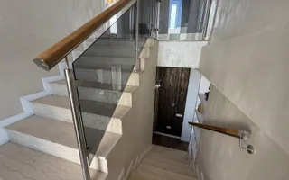 Vila moderna cu arhitectura deosebita gata sa devina acasa - Poză 17