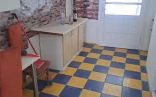 Garsoniera la curte comuna zona Traian - Poză 4