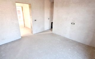 Oferim spre vanzare Case-Duplex cu 4 camere, situate in Giroc, zona buna - Poză 14