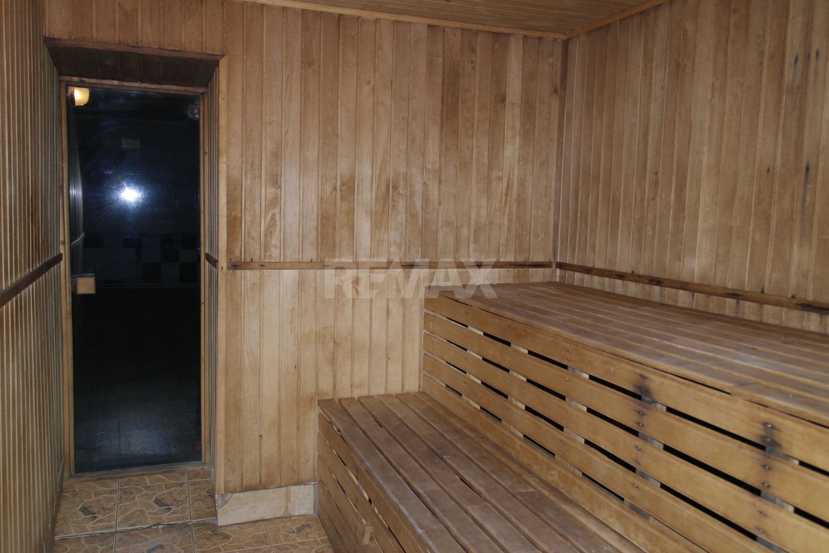 Restaurant pe prima linie Centru Mereni - Poză 11