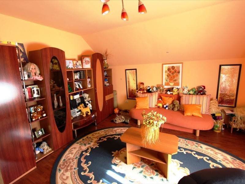 Vila spațioasă la intrare în Dumbravita - Poză 16