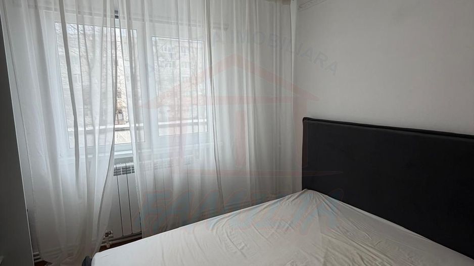 Vanzare apartament cu 4 camere in Micro 39b( k-uri), etaj 1, - Poză 6