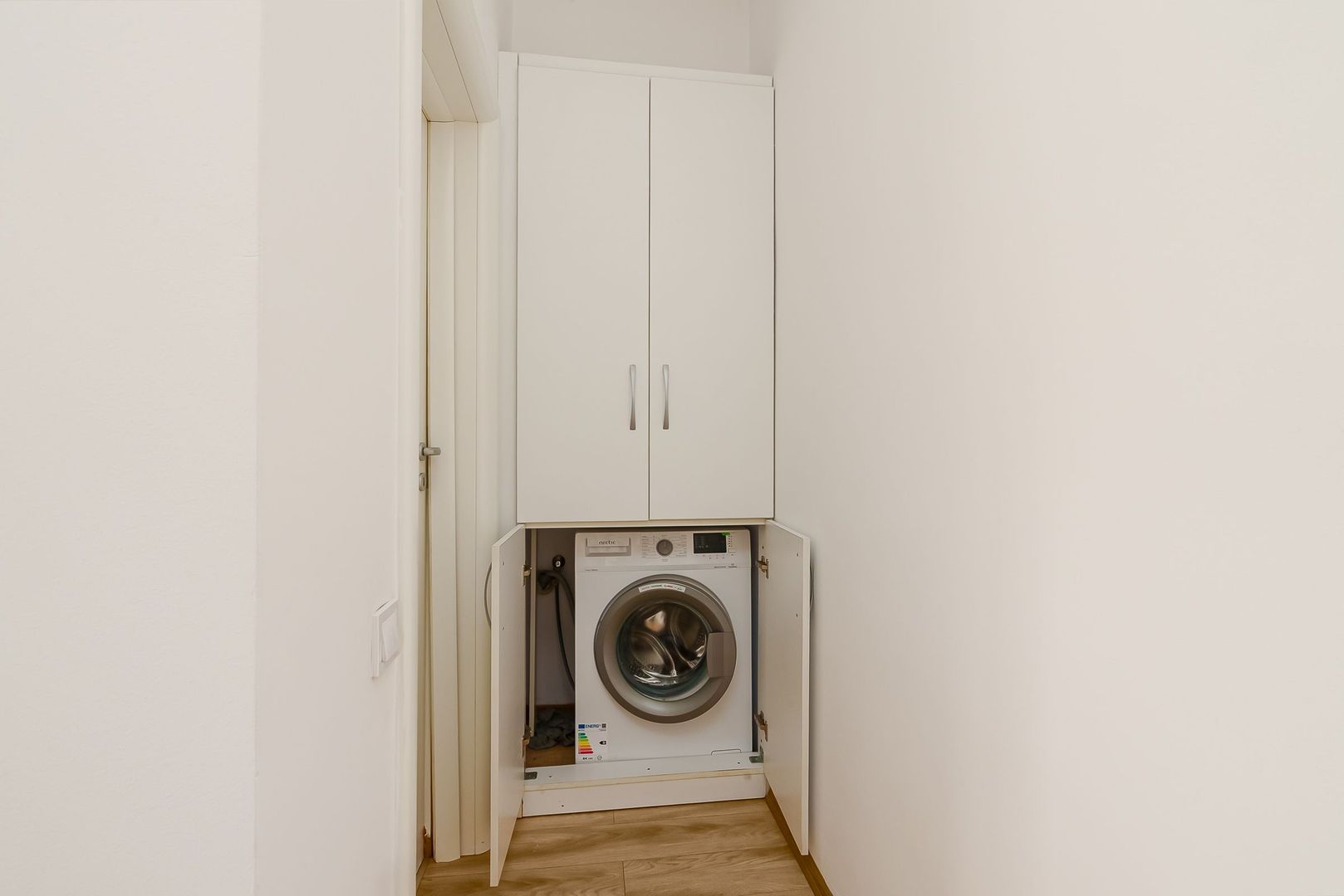 Garsoniera de inchiriat, zona Piata Alba Iulia - Arogant - planul doi - Poză 6