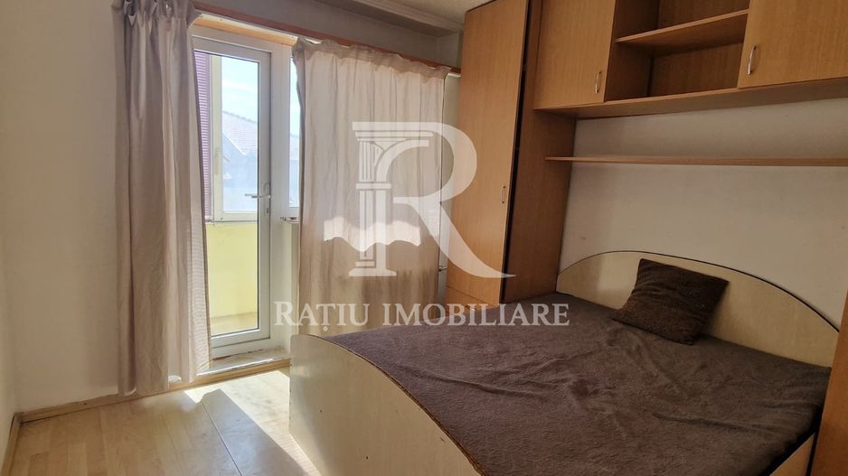 Apartament cu 3 camere de vanzare | Zona Nufarul | Oradea | - Poză 7