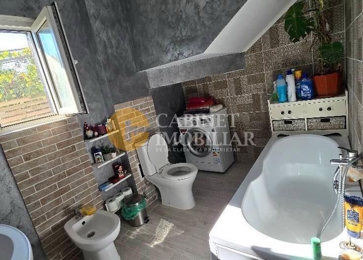Casa tip duplex - constructie proprie - la asfalt - Poză 17