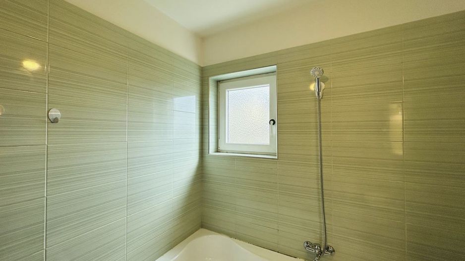 Apartament 2 camere, la cheie, balcon, boxa, loc de parcare - Poză 2