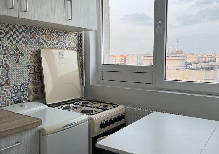 Garsoniera Dristor langa statia de metrou - Poză 4